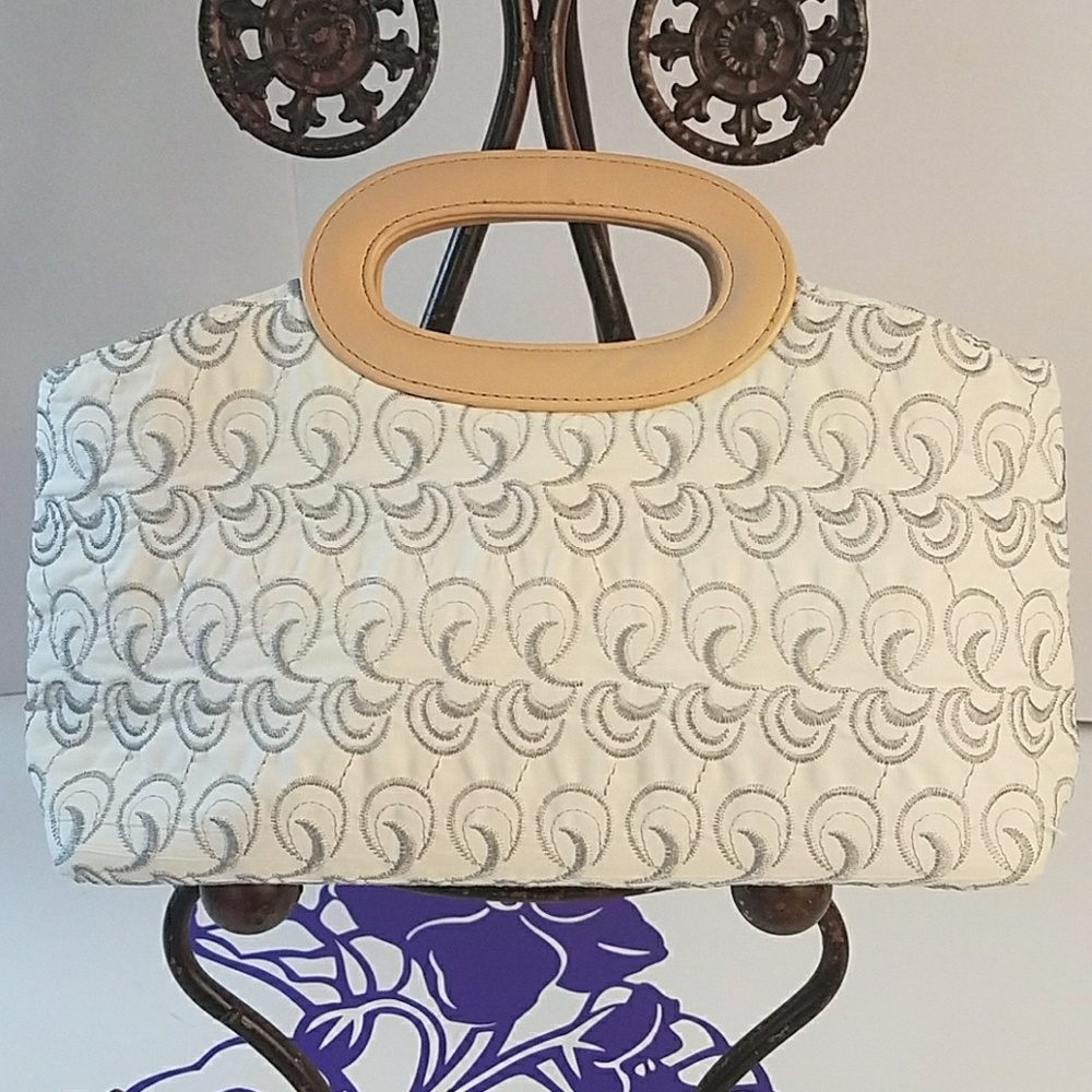 5 4 30  Victoria's Secret handbag